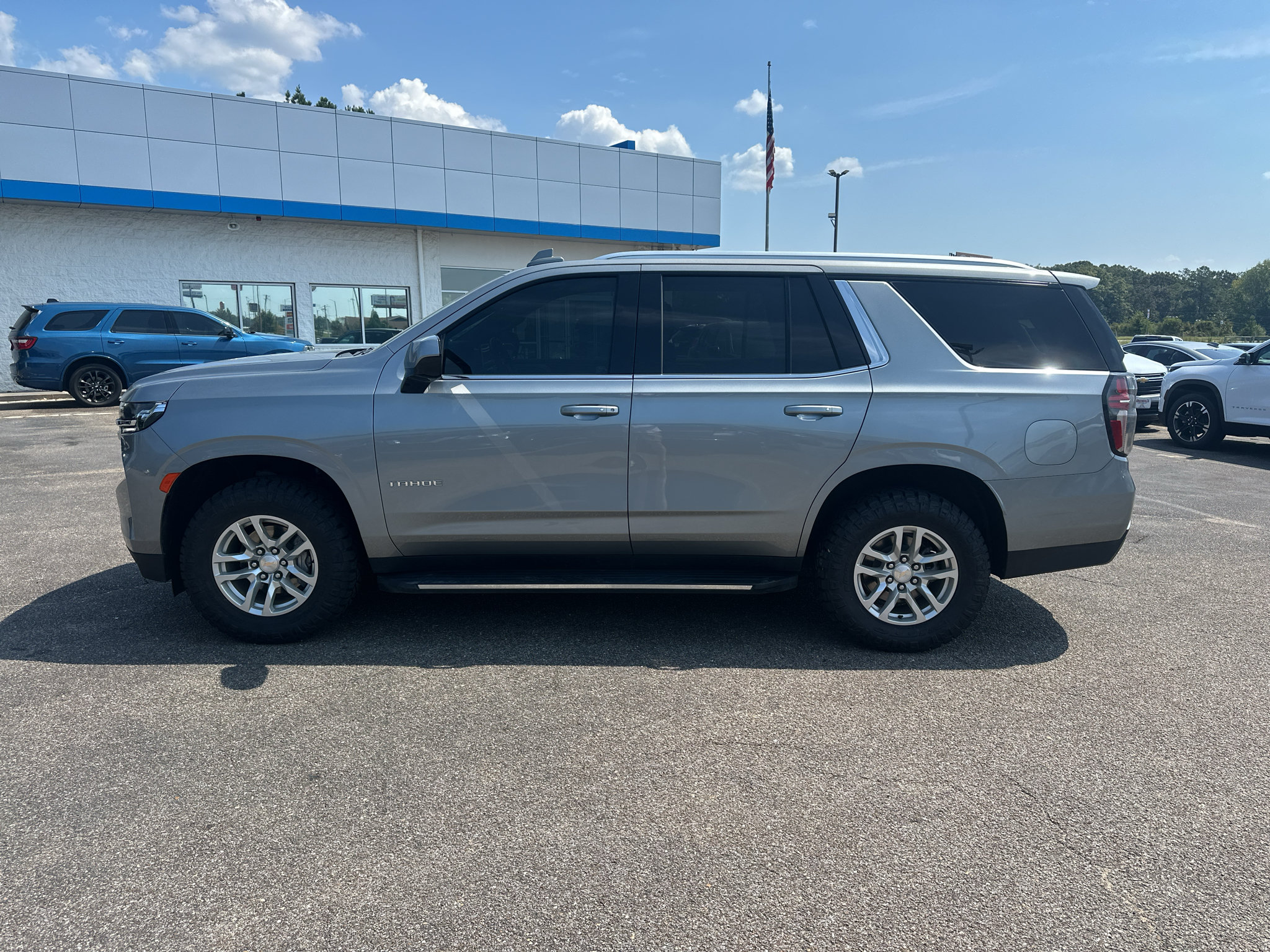 Used 2024 Chevrolet Tahoe LT AWD/4WD image 8