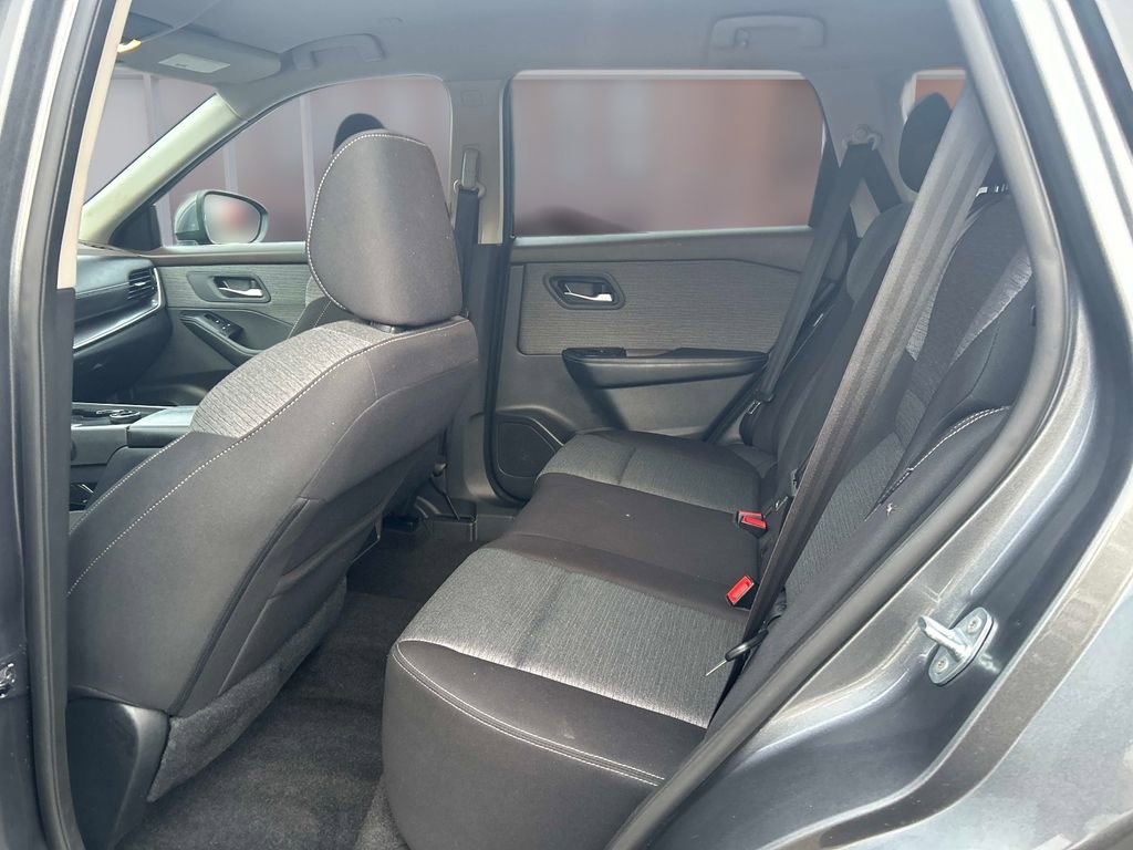 Used 2022 Nissan Rogue SV image 12