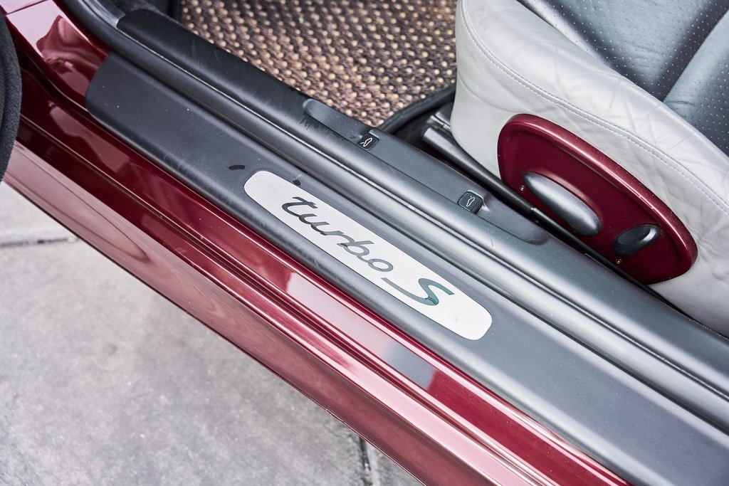 Used 2005 Porsche 911 Turbo image 37