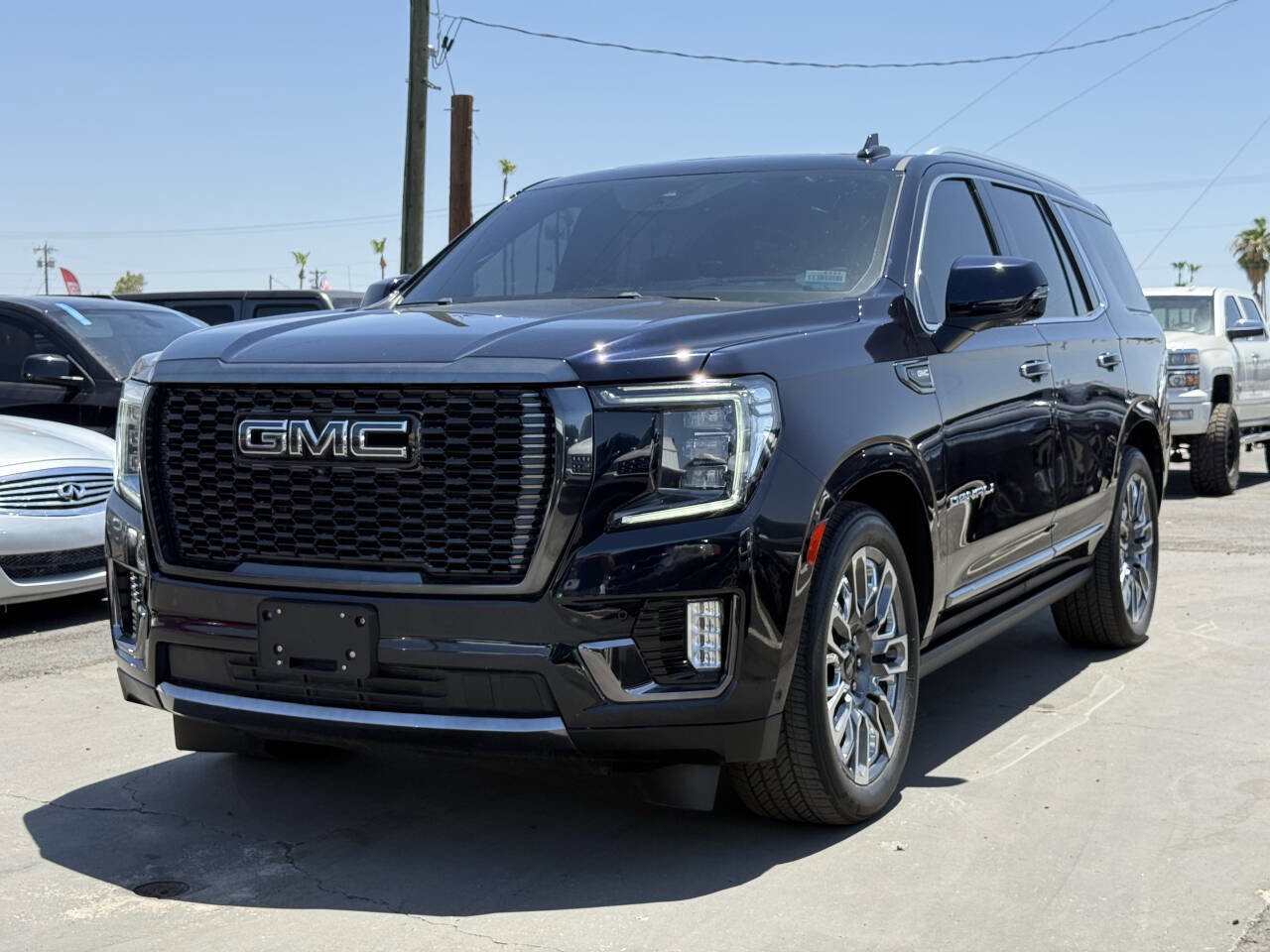 Used 2023 GMC Yukon Denali Ultimate image 3