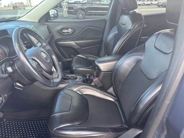 Used 2019 Jeep Cherokee Latitude Plus w/ Comfort/Convenience Group image 9