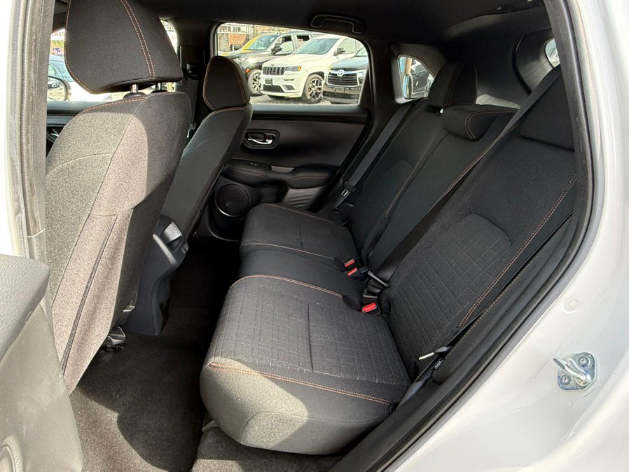 Used 2025 Honda HR-V Sport image 9