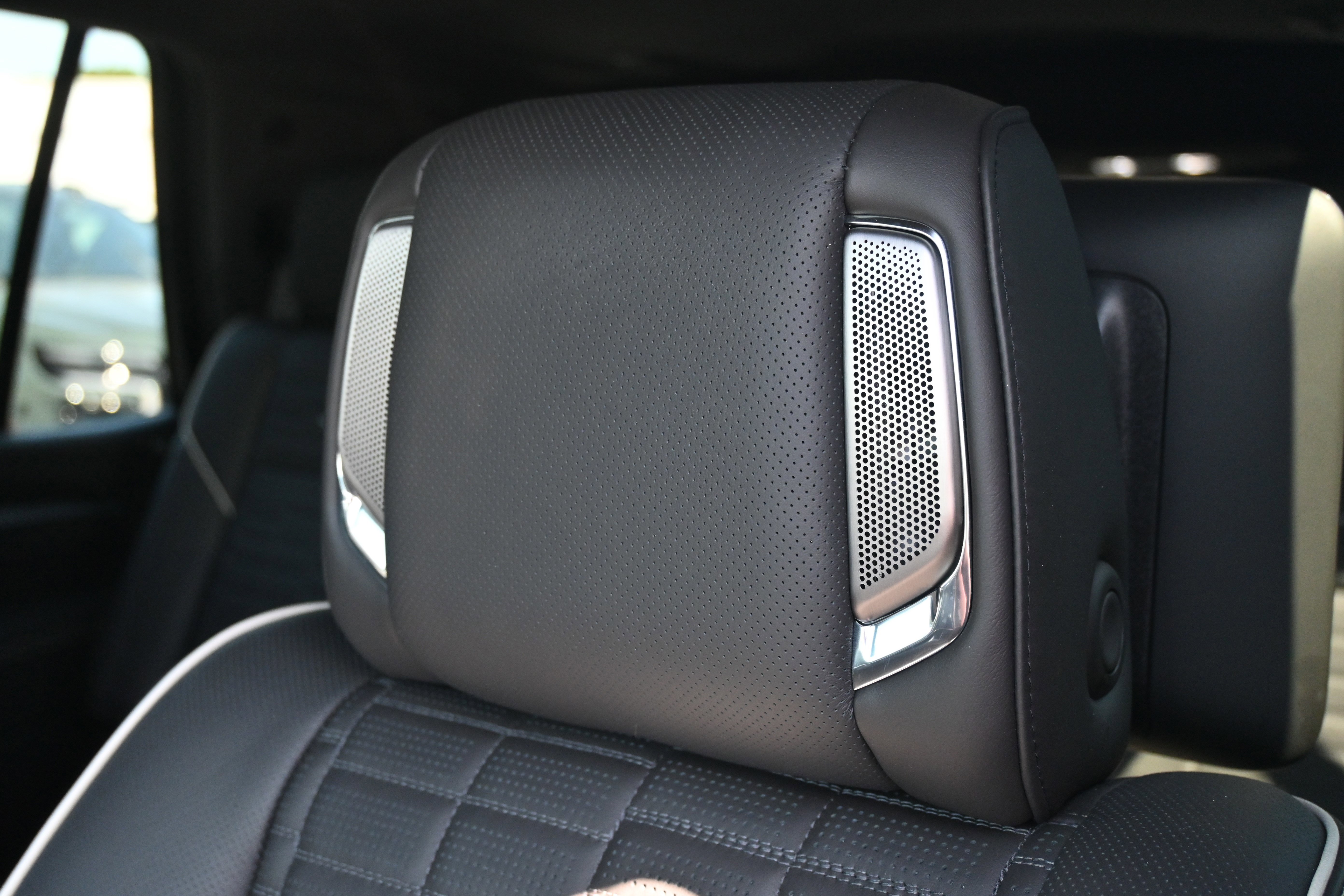 Used 2025 Cadillac Escalade V image 7