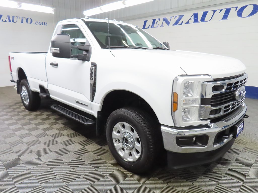 Used 2024 Ford F350 XLT image 3