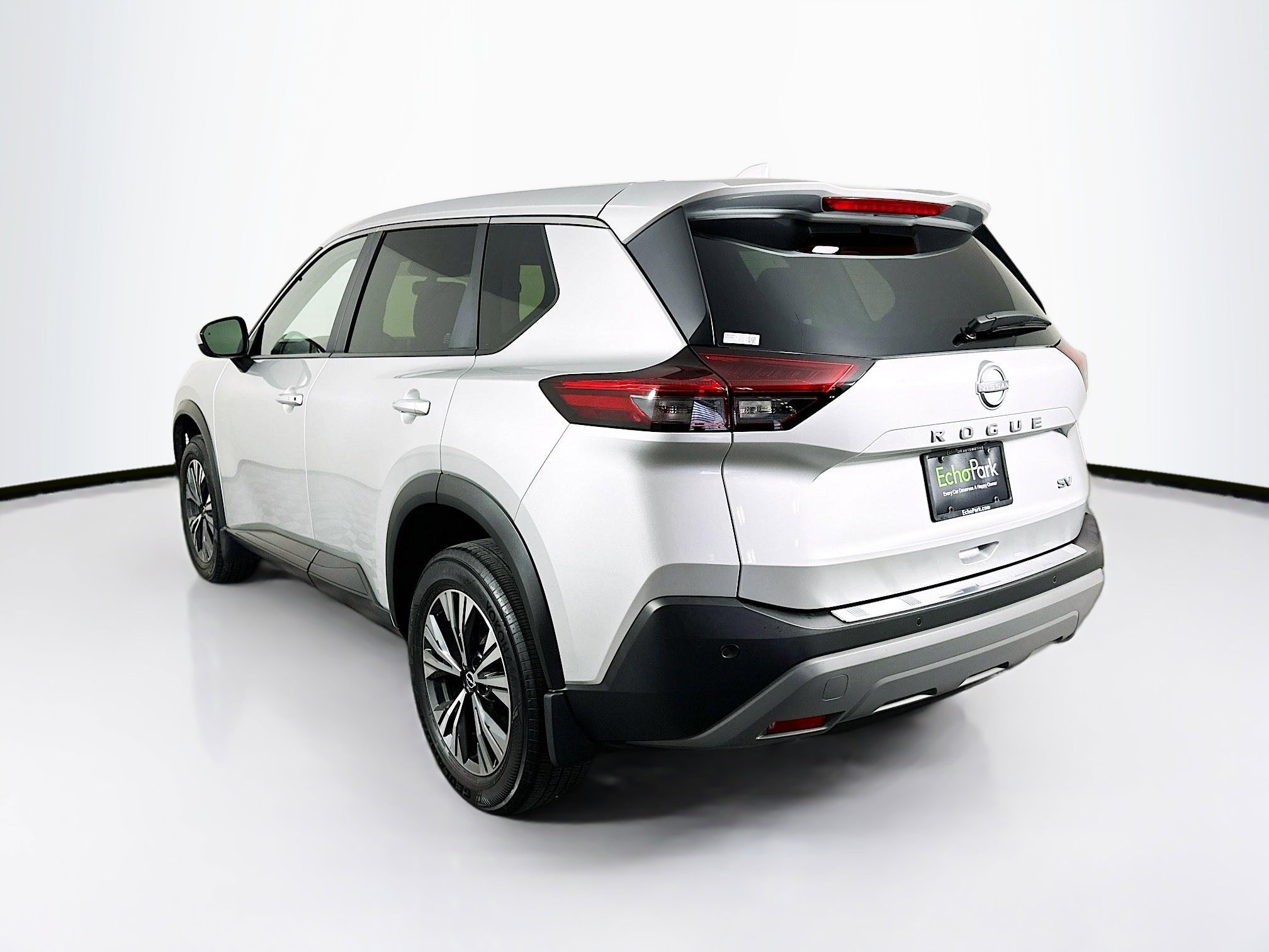 Used 2023 Nissan Rogue SV image 5