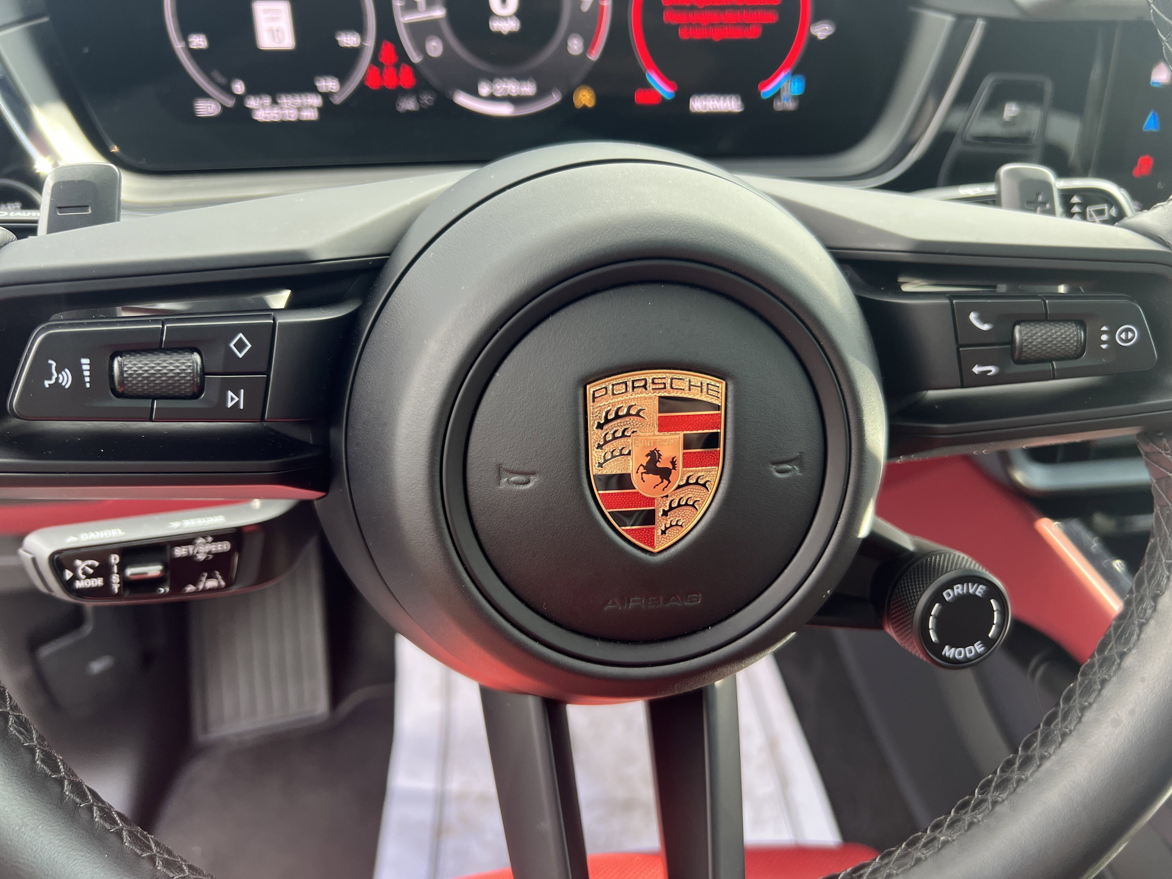 Used 2024 Porsche Cayenne image 12