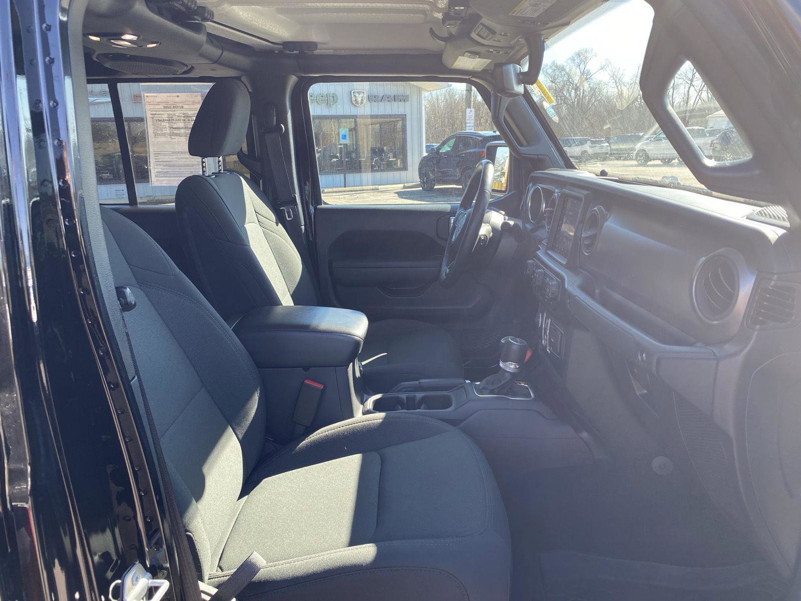 Used 2022 Jeep Gladiator Sport image 27