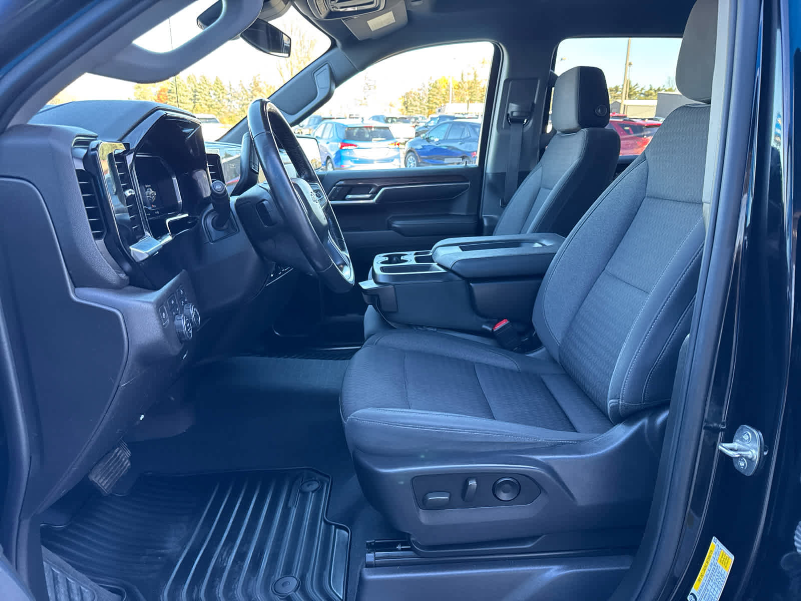 Used 2022 Chevrolet Silverado 1500 LT image 17