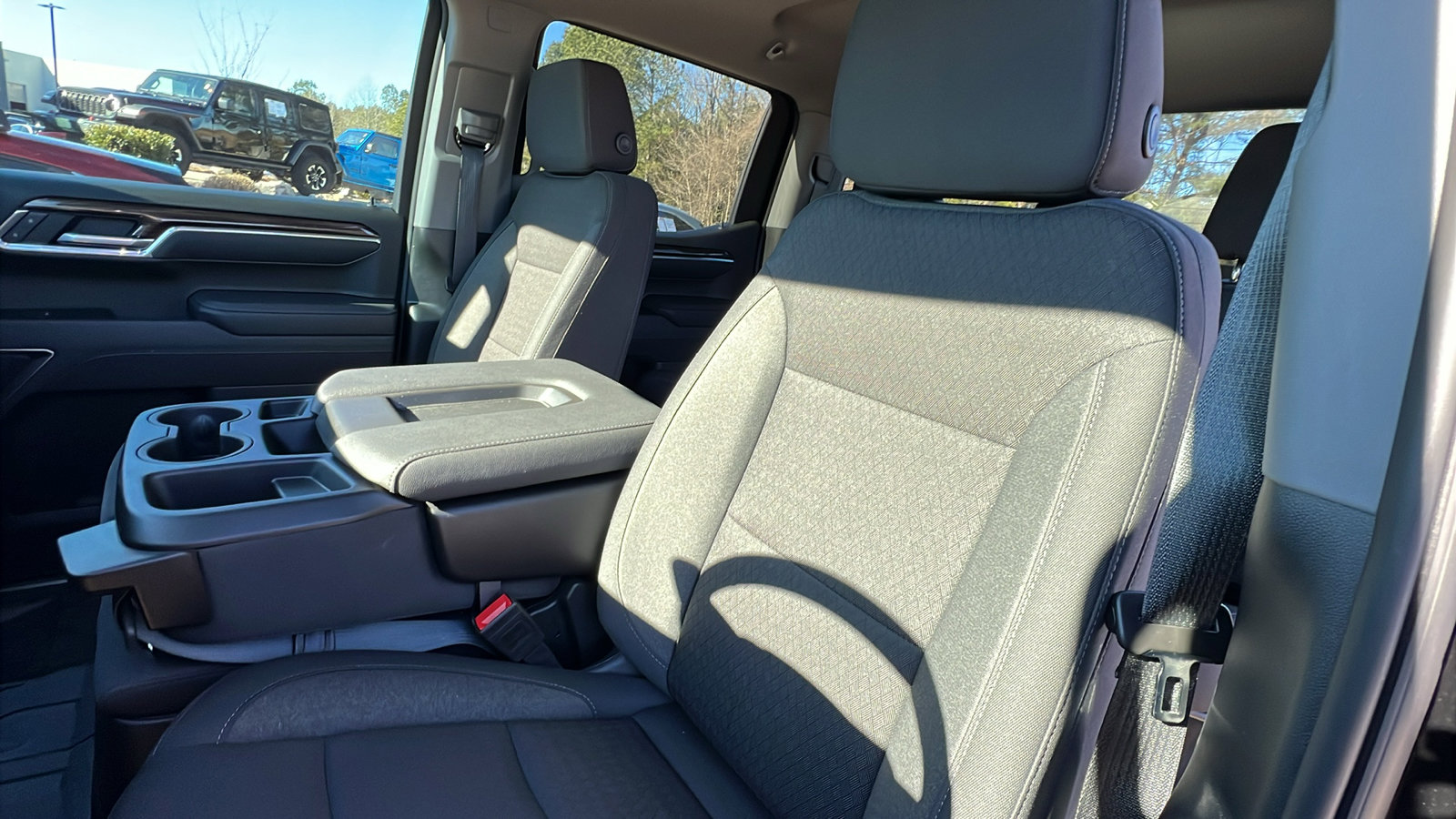 Used 2025 Chevrolet Silverado 1500 LT image 18