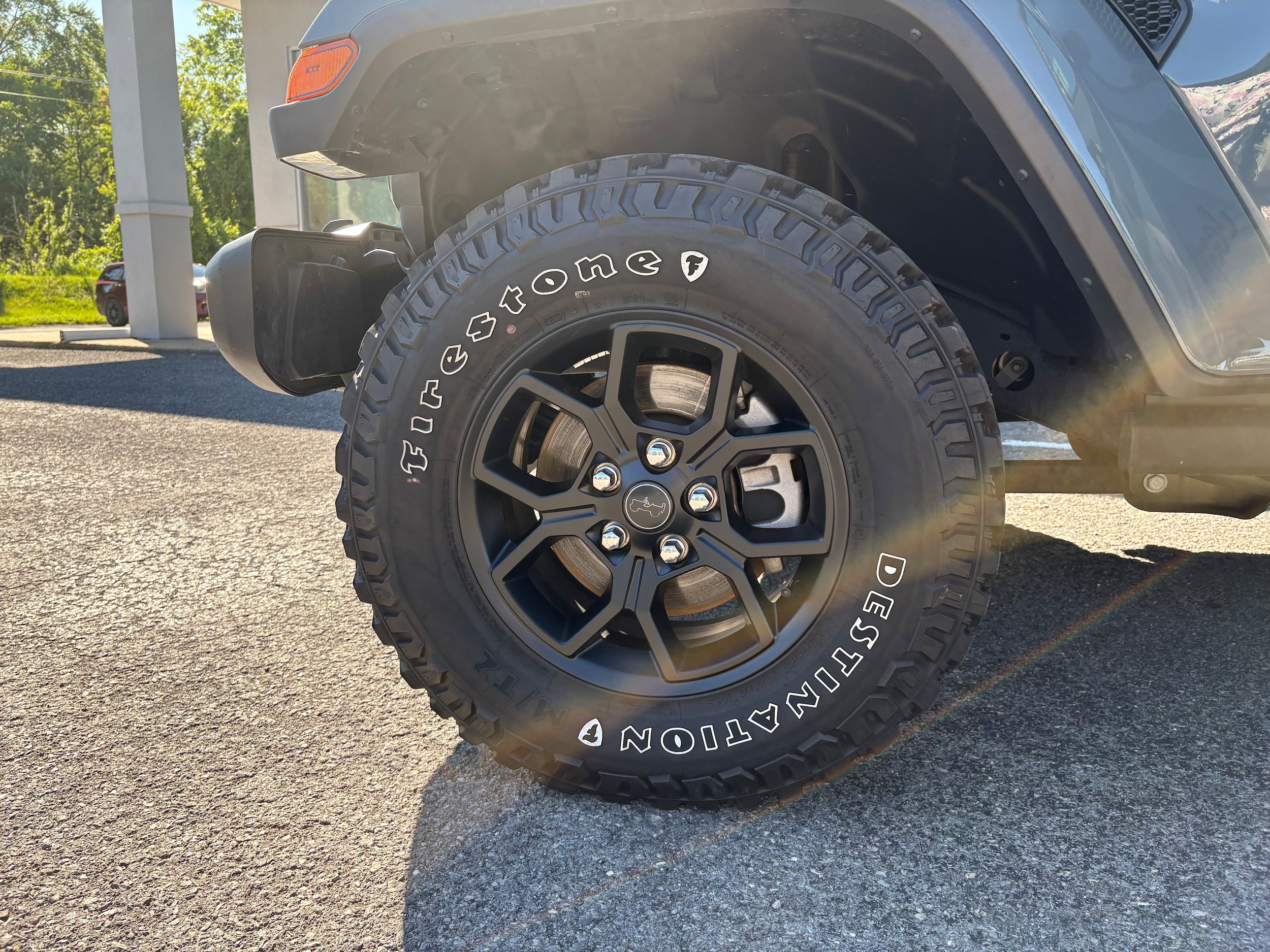 Certified 2025 Jeep Gladiator Sport AWD/4WD image 24