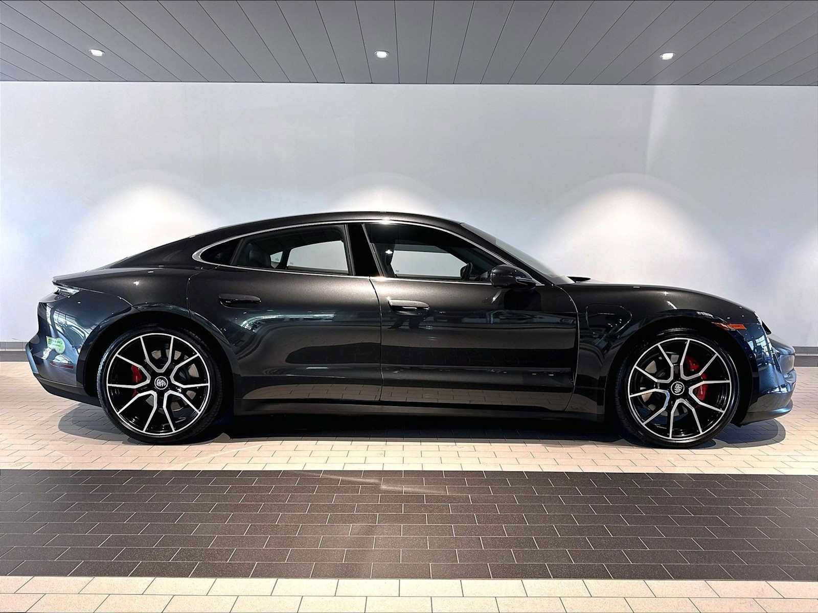 Used 2023 Porsche Taycan 4S AWD/4WD image 11
