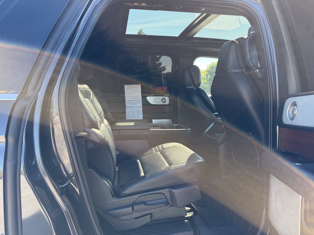 Used 2024 Lincoln Navigator L Reserve AWD/4WD image 13