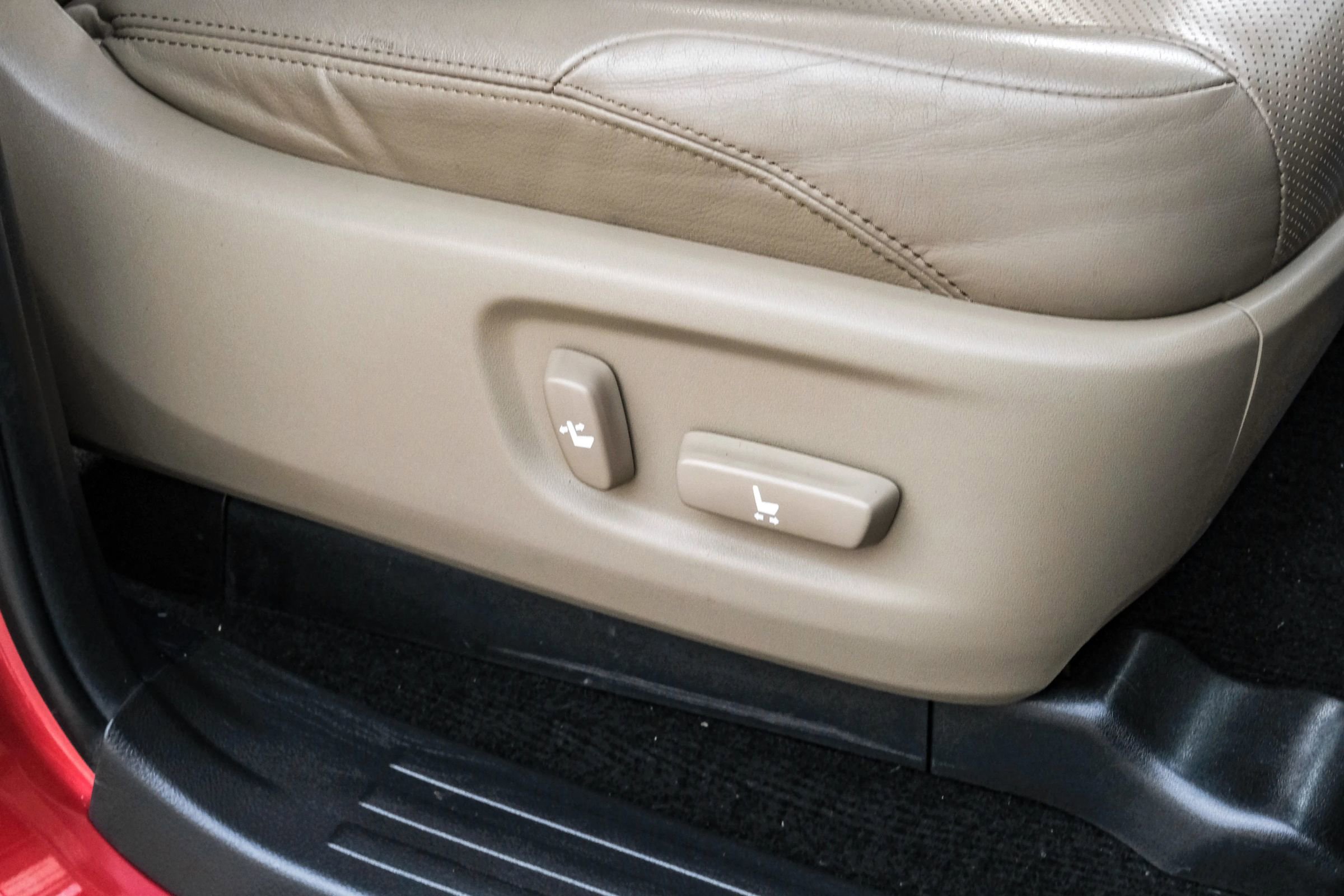 Used 2014 Toyota 4Runner Limited image 37