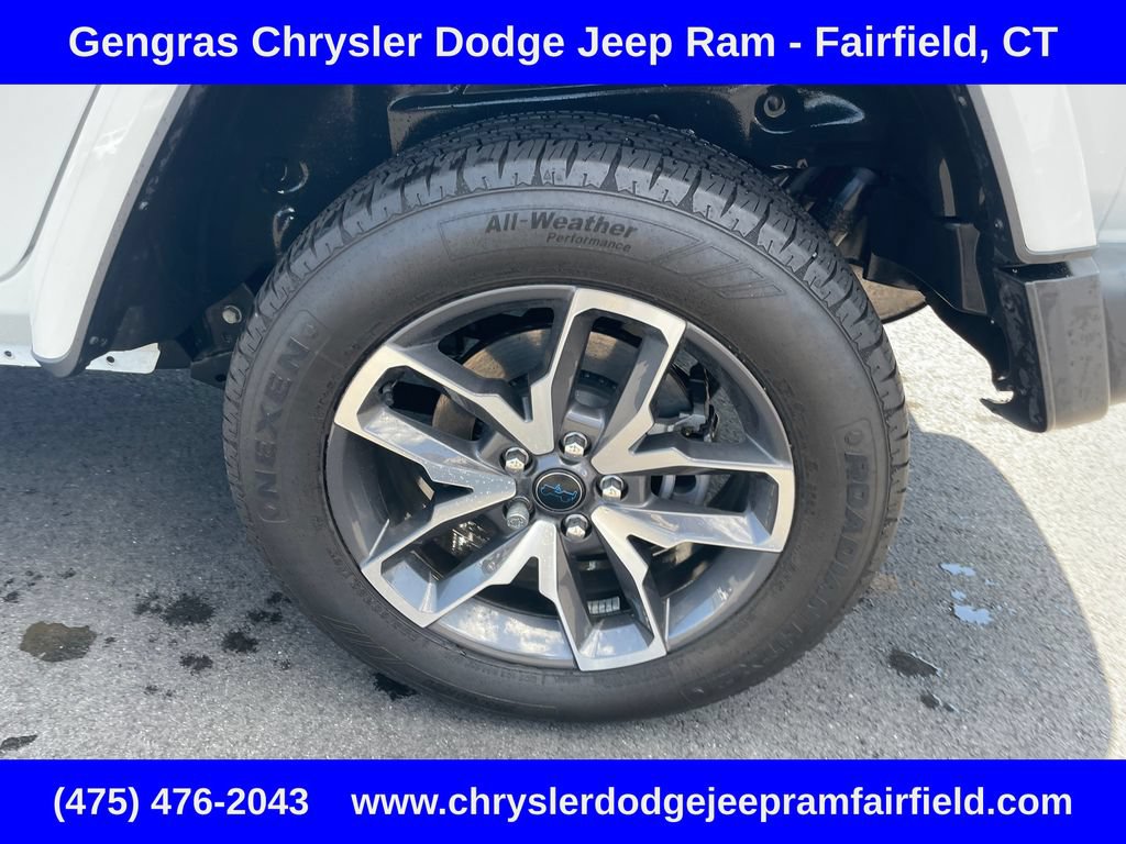 Used 2024 Jeep Wrangler Unlimited w/ Convenience Group AWD/4WD image 12