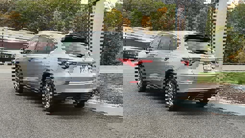 Used 2023 Acura MDX SH-AWD image 2