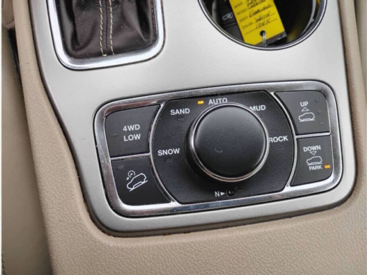 Used 2018 Jeep Grand Cherokee Overland AWD/4WD image 21