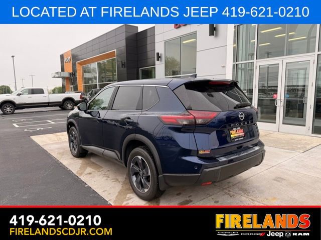 Used 2025 Nissan Rogue SV FWD image 5