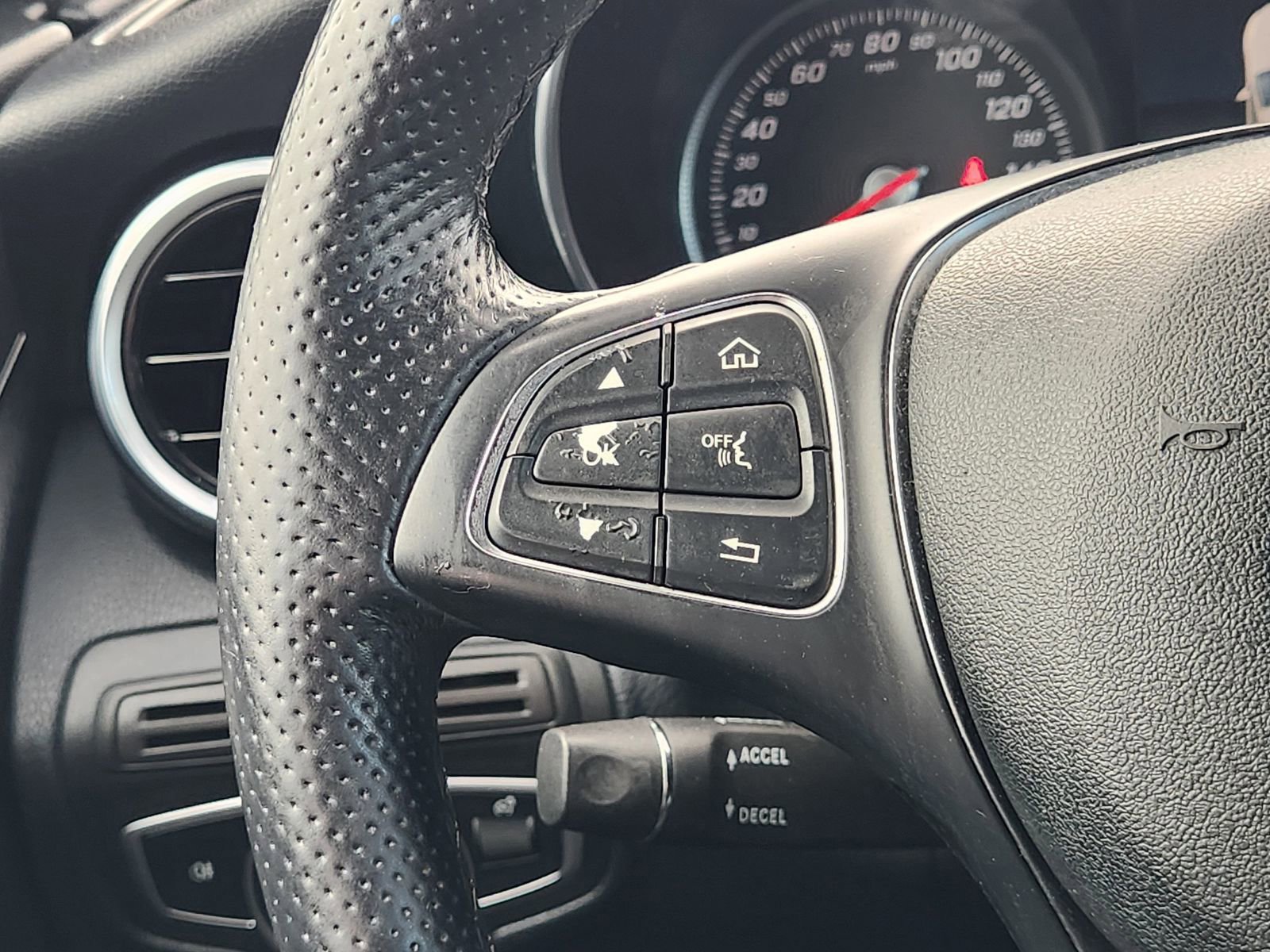 Used 2019 Mercedes-Benz GLC 300 4MATIC image 27