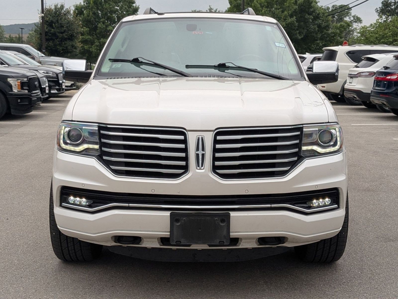 Used 2017 Lincoln Navigator Reserve RWD image 8