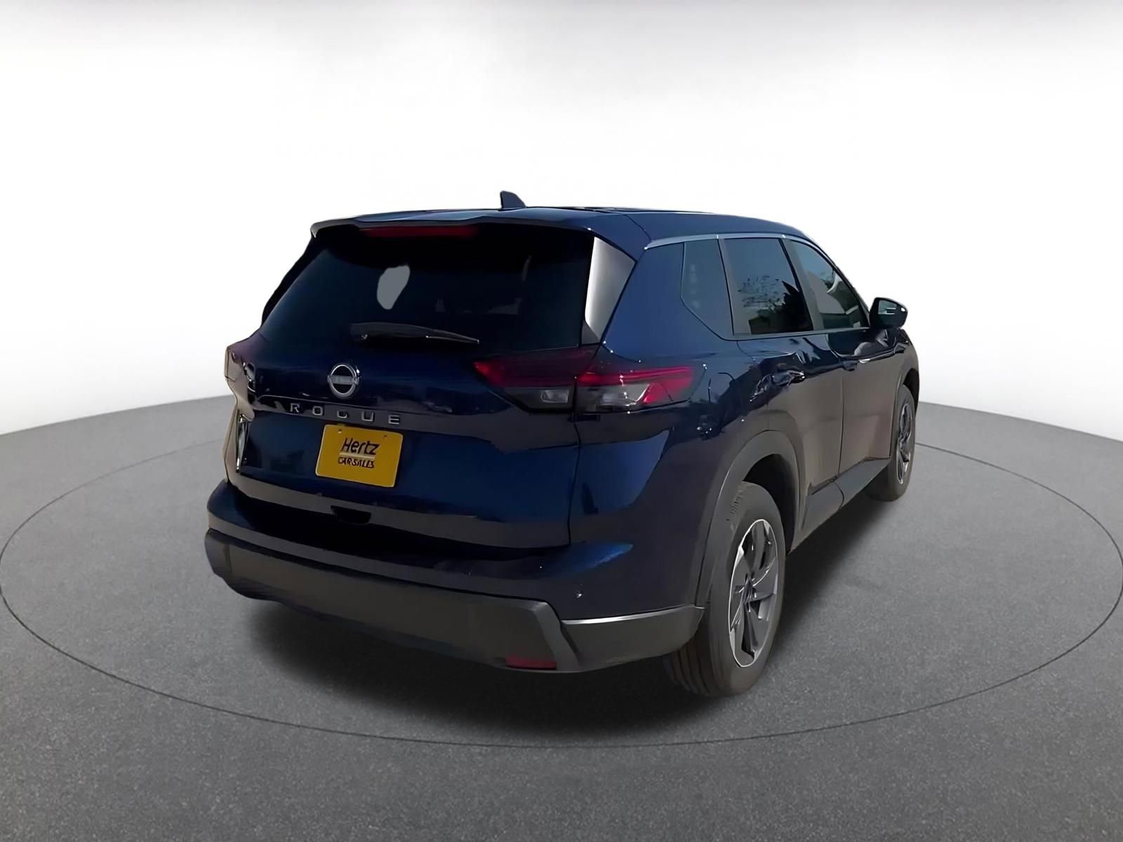 Used 2025 Nissan Rogue SV FWD image 14
