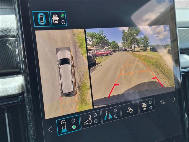 New 2026 GMC Yukon XL AT4 w/ AT4 Premium Plus Package AWD/4WD image 11