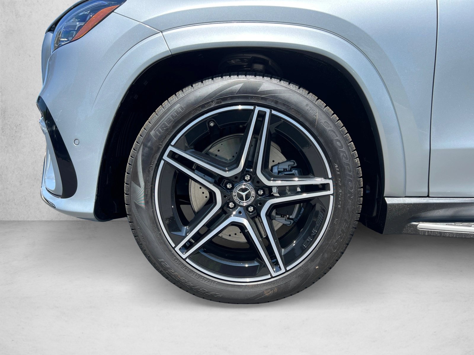 New 2026 Mercedes-Benz GLS 450 4MATIC image 9