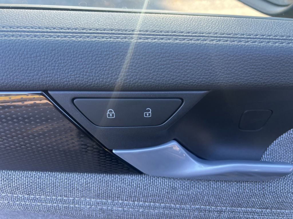 New 2026 Volkswagen Tiguan S AWD/4WD image 16