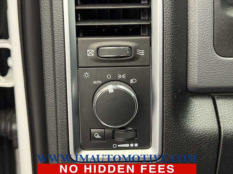 Used 2015 RAM 2500 SLT AWD/4WD image 35