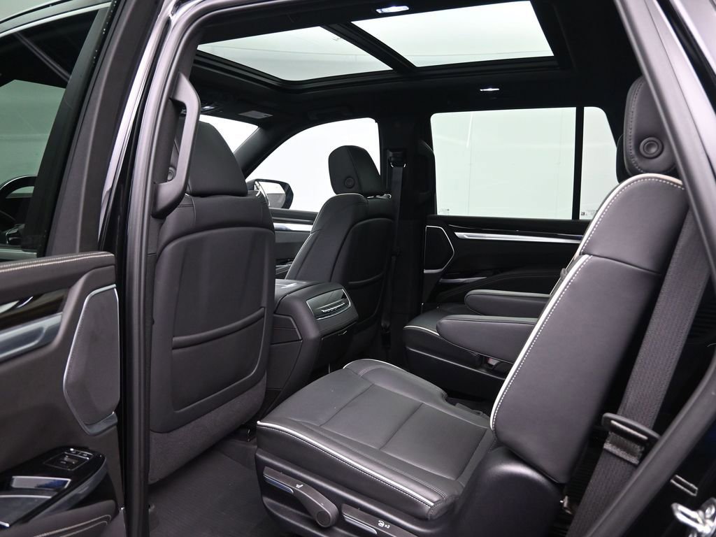 Used 2025 Cadillac Escalade Premium Luxury w/ Touring Package image 31