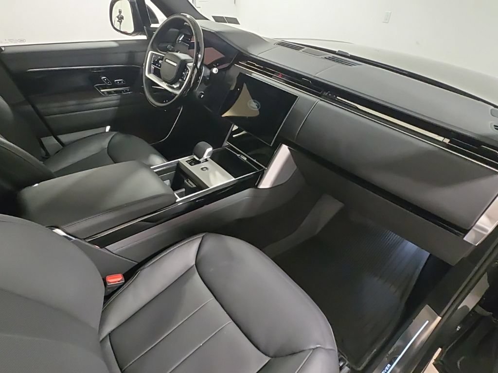 Used 2024 Land Rover Range Rover SE AWD/4WD image 24