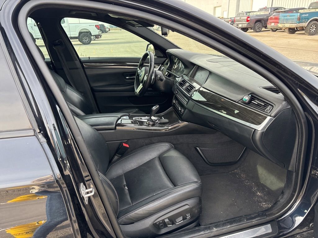 Used 2016 BMW 550i Sedan image 16