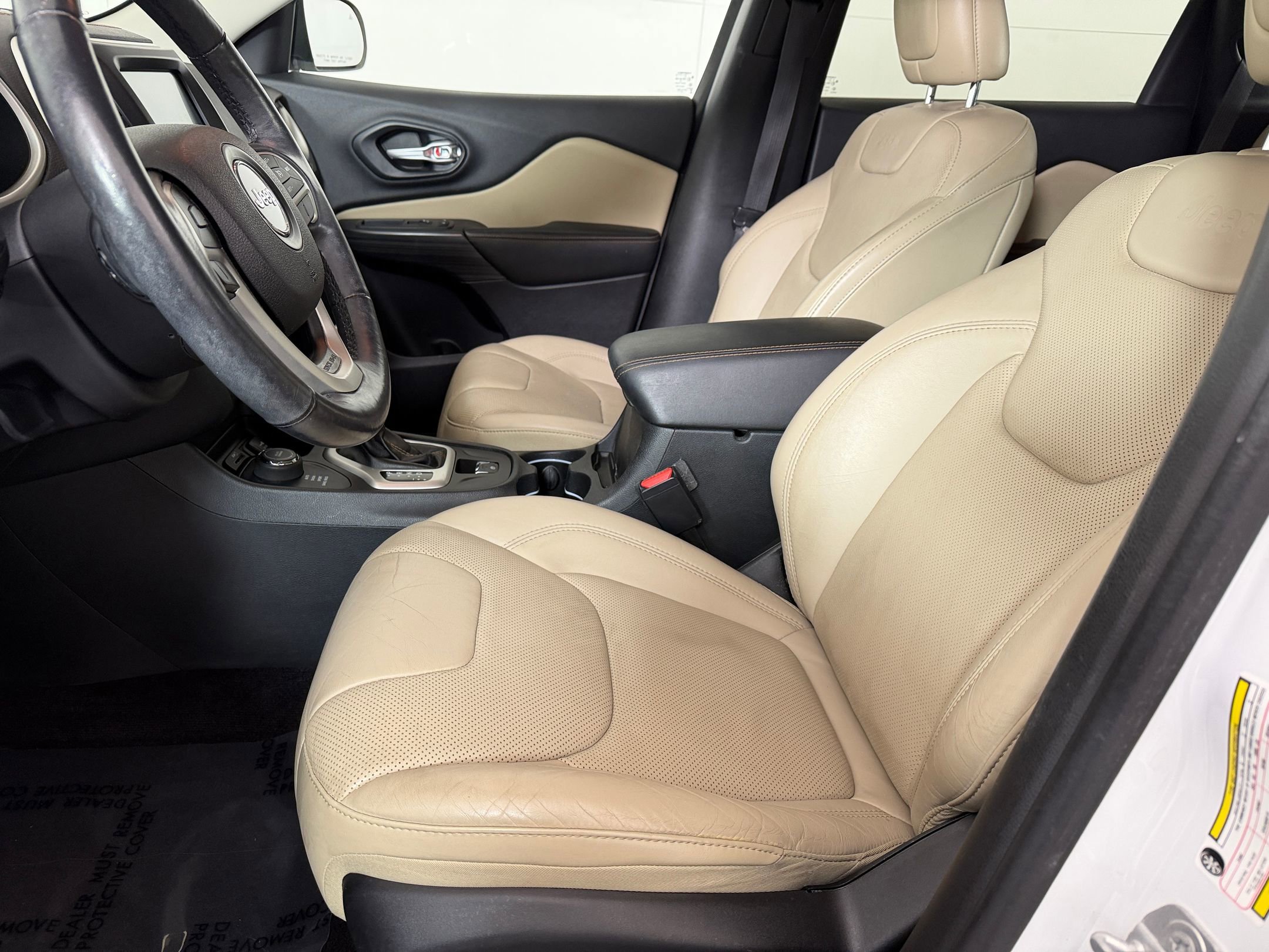 Used 2016 Jeep Cherokee Limited w/ Luxury Group image 5