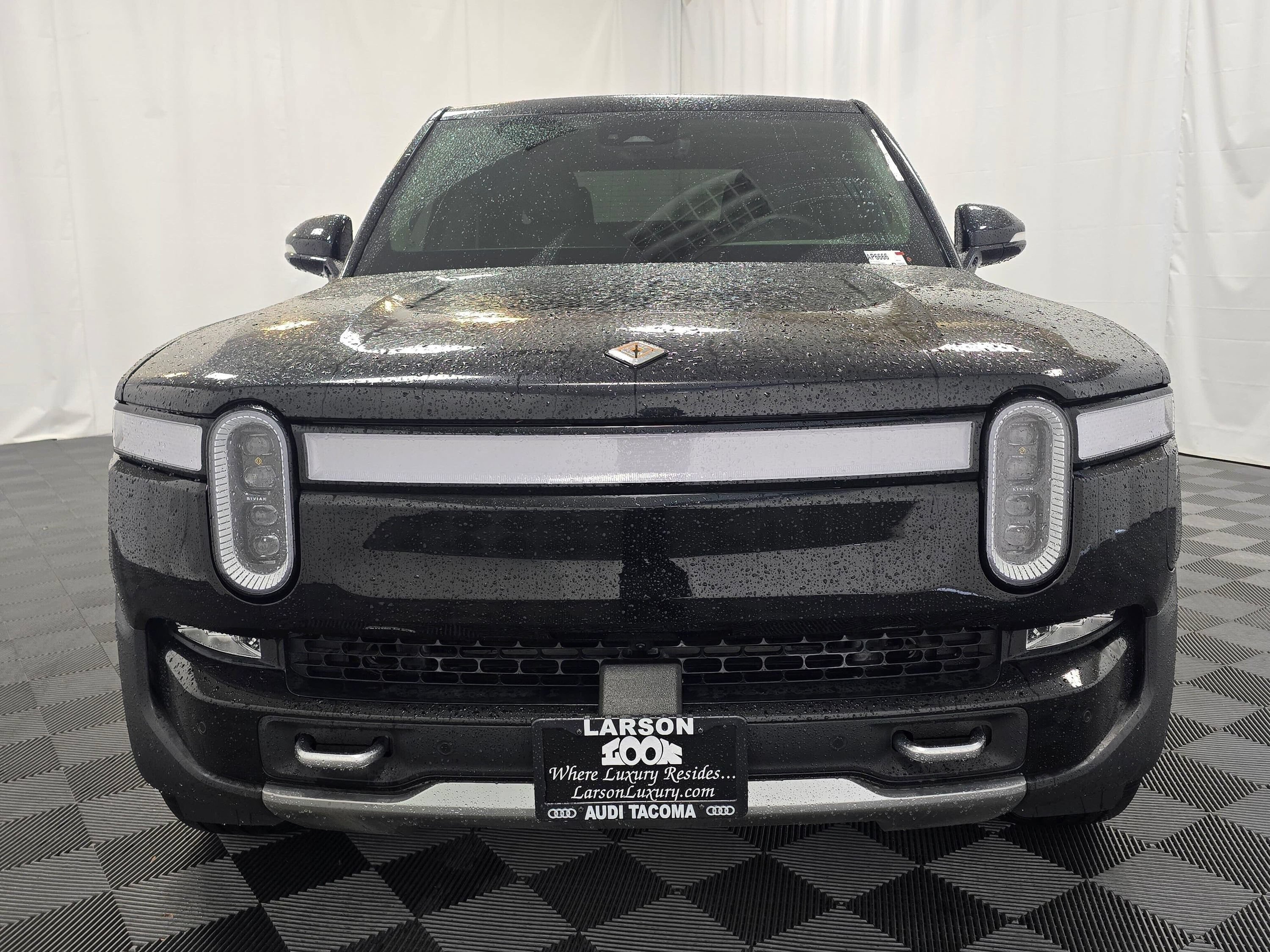 Used 2022 Rivian R1T Adventure AWD/4WD image 8