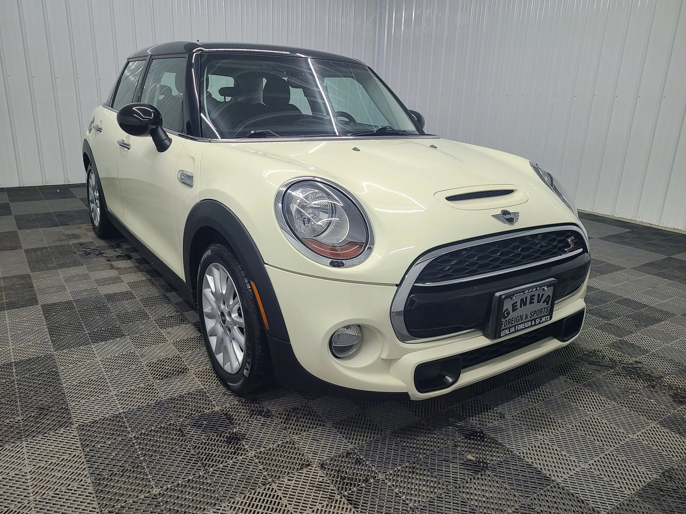 Used 2015 MINI Cooper S image 14
