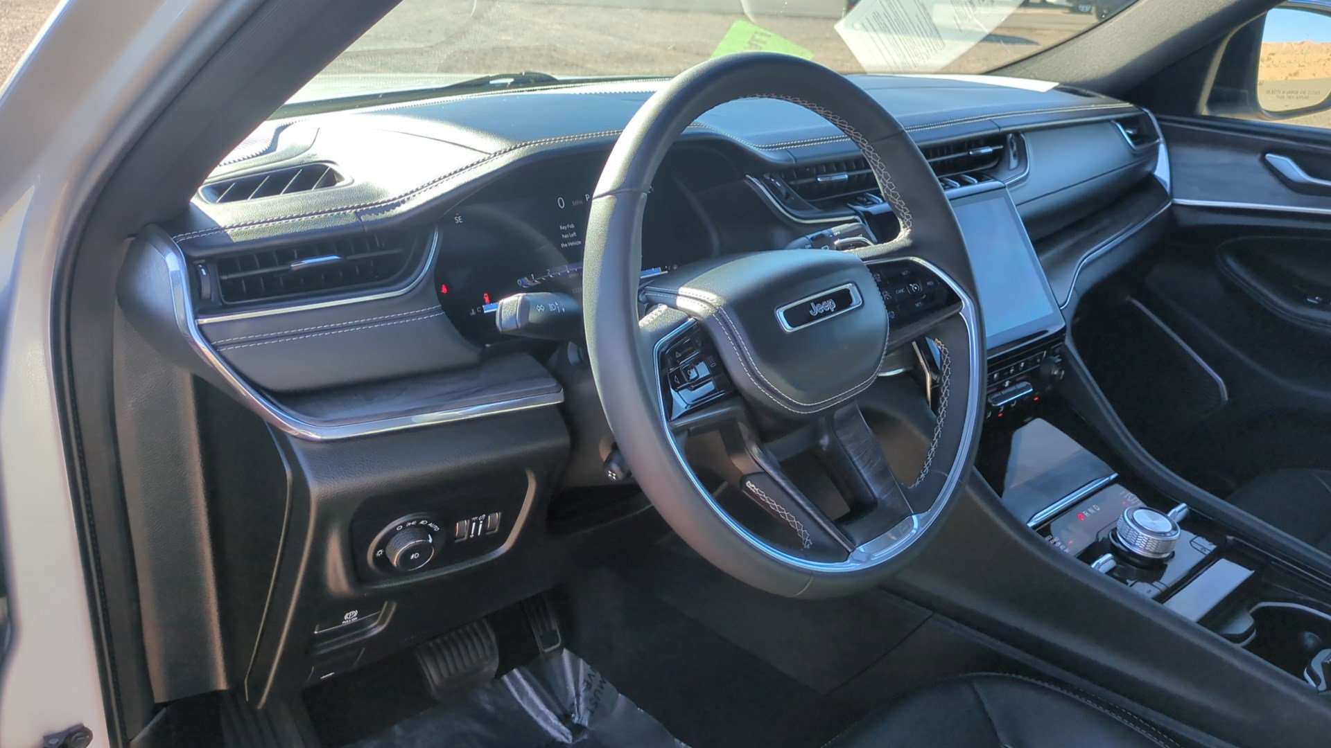 Used 2023 Jeep Grand Cherokee L Overland image 13