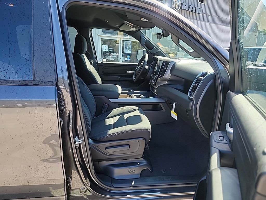 New 2026 RAM 1500 Express AWD/4WD image 8