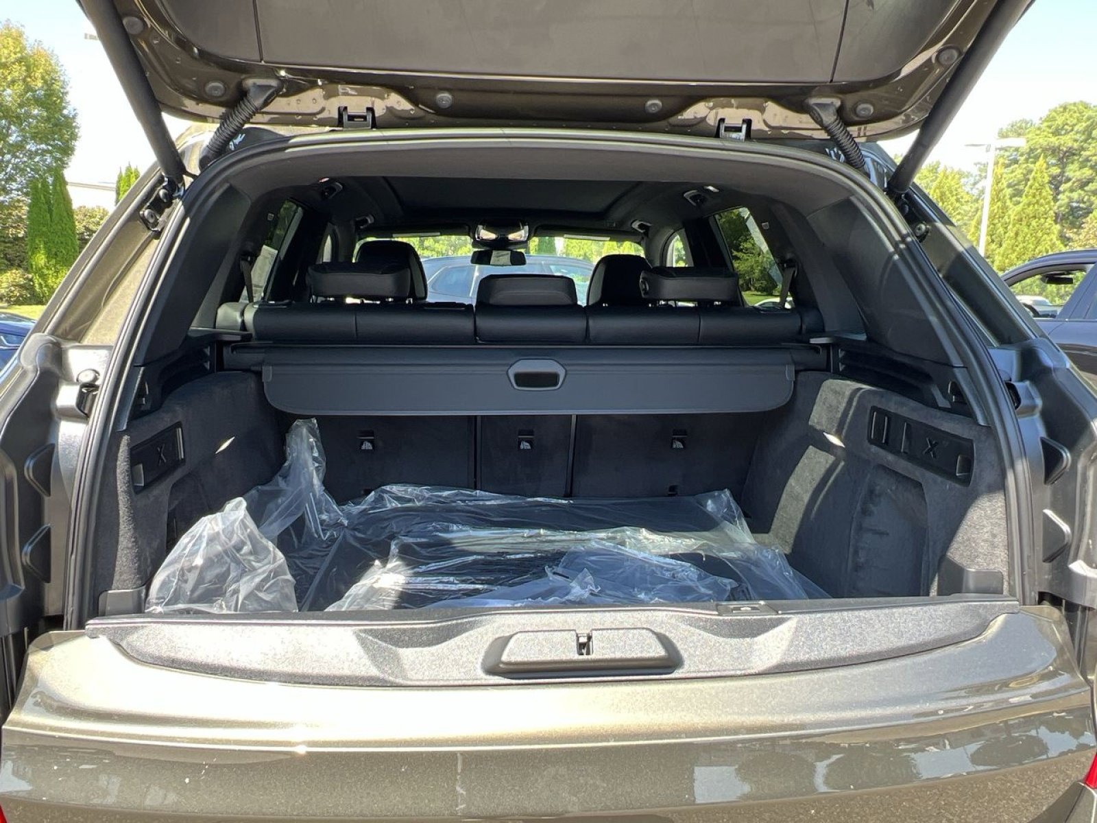 New 2026 BMW X5 M60i image 24