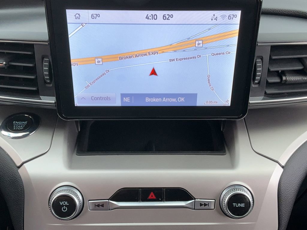 Used 2022 Ford Explorer XLT w/ Equipment Group 202A image 17