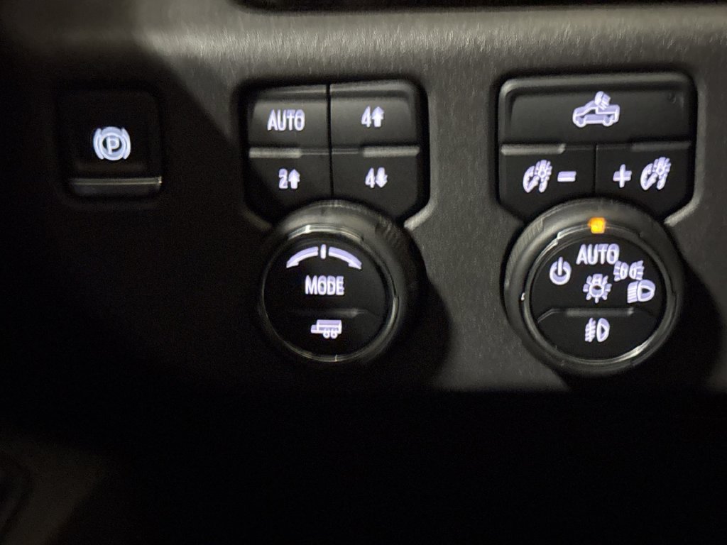 Used 2024 Chevrolet Silverado 1500 LT Trail Boss w/ Convenience Package II AWD/4WD image 19