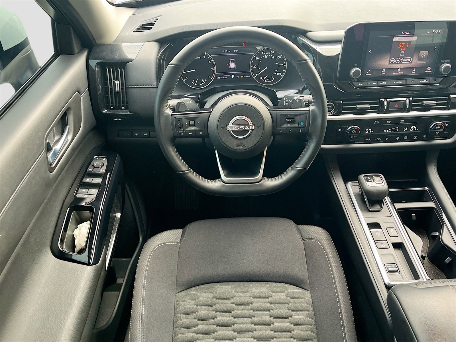 Used 2022 Nissan Pathfinder SV w/ SV Premium Package image 22