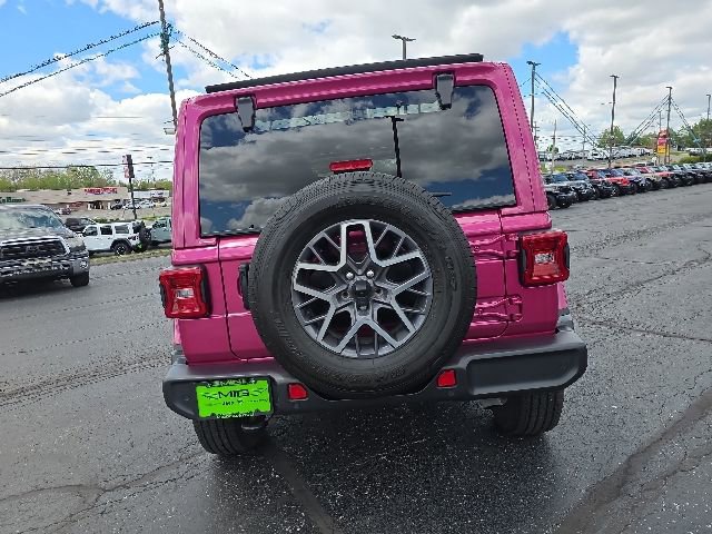 Used 2024 Jeep Wrangler Unlimited Sahara w/ Technology Group AWD/4WD image 7