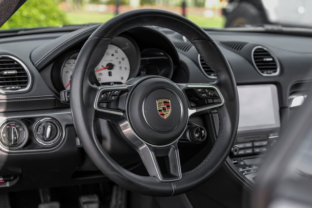Used 2025 Porsche 718 Cayman RWD image 12
