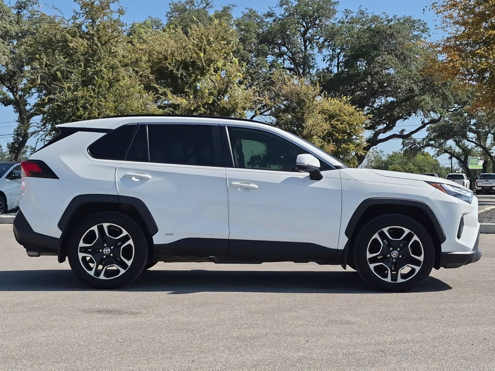 Used 2022 Toyota RAV4 XLE w/ Convenience Package AWD/4WD image 6