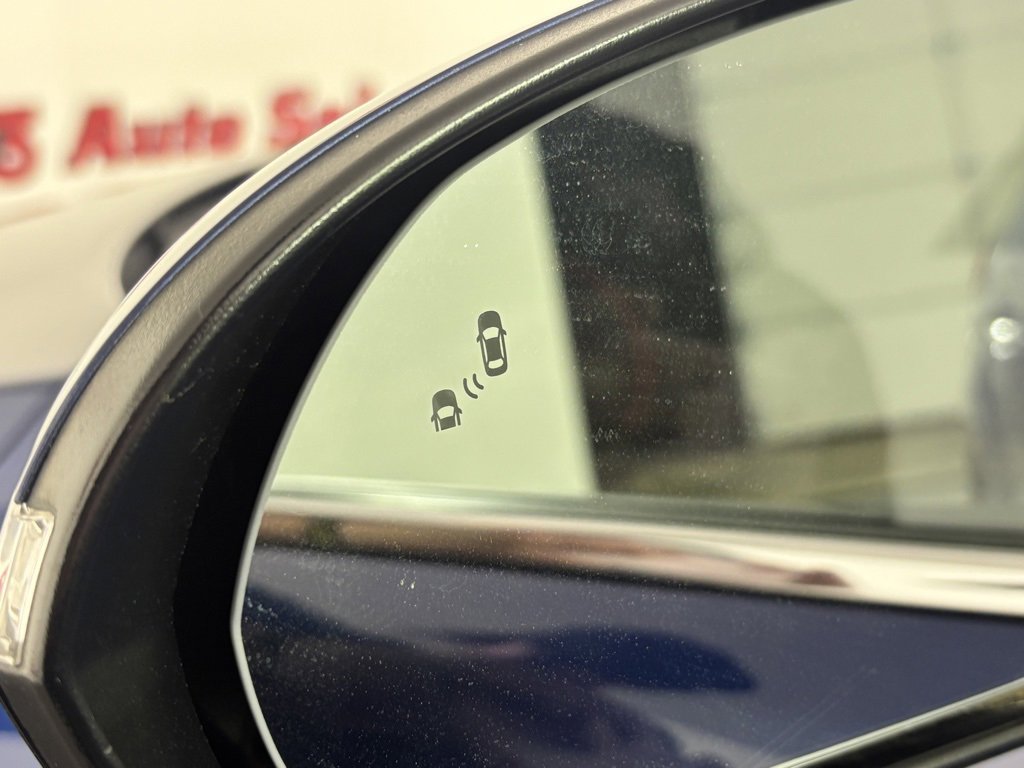 Used 2017 Hyundai Elantra Limited w/ Limited Tech Package 04 image 16