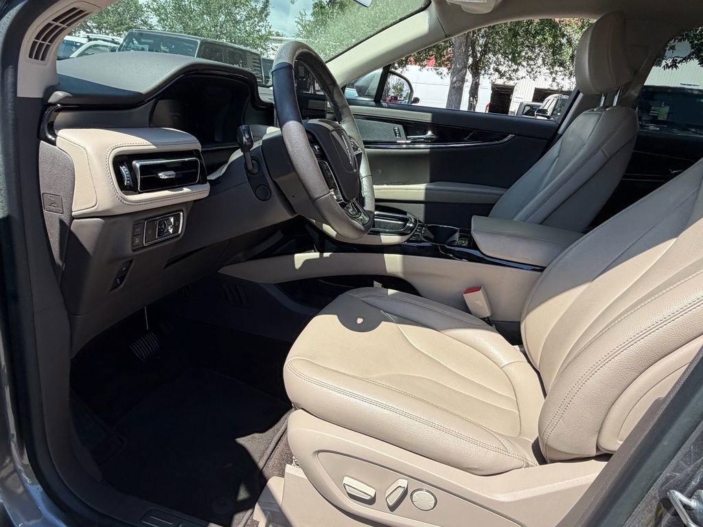 Certified 2022 Lincoln Nautilus FWD w/ Premium Package image 11