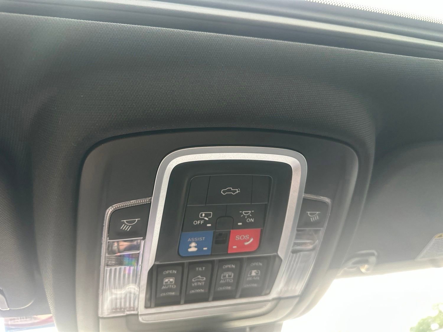 Used 2022 RAM 1500 Limited w/ Body Color Bumper Group AWD/4WD image 37