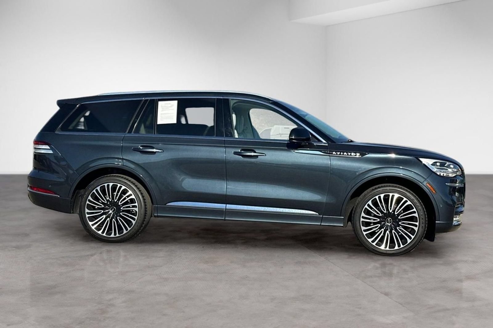 Used 2024 Lincoln Aviator Black Label AWD/4WD image 7
