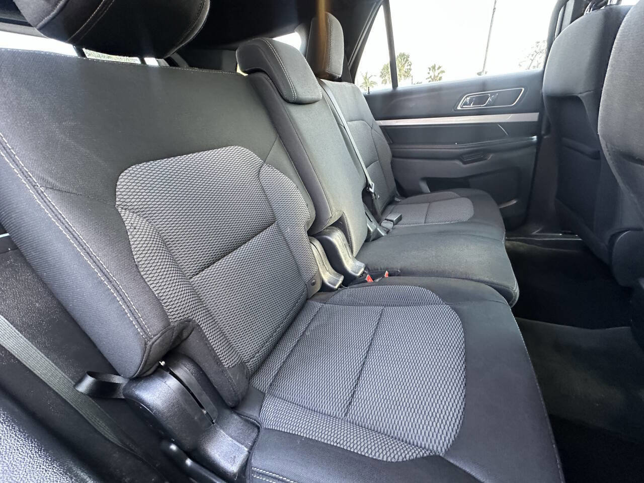 Used 2016 Ford Explorer XLT image 24