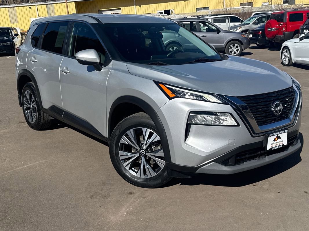 Used 2022 Nissan Rogue SV image 1
