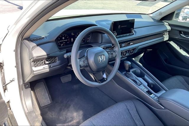 Used 2025 Honda Accord SE image 14